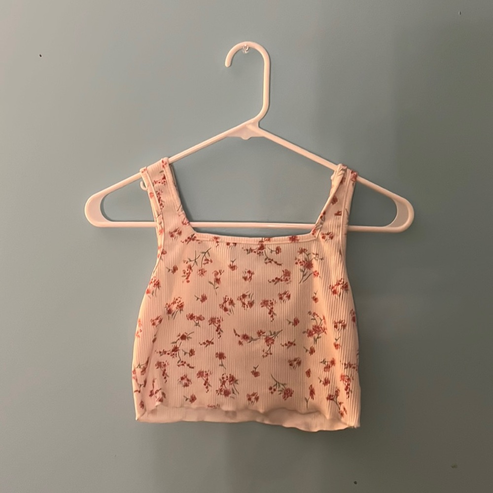 All orders ship 1-5 business days!
Shein floral crop top